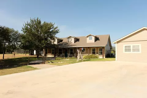 281 Link Dr, Kingsland, TX 78639