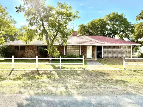 105 Cottonwood Dr, Buchanan Dam, TX 78609