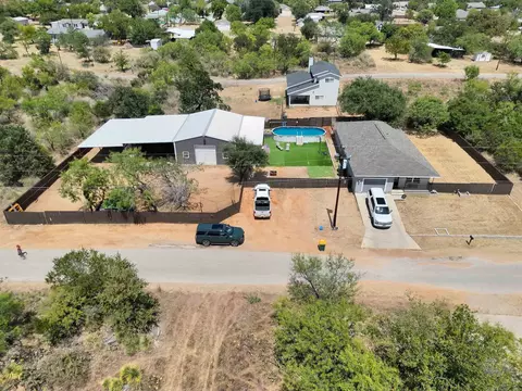233 Oakhill Dr, Granite Shoals, TX 78654