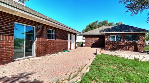 Exterior - 618 Cedar, Buchanan Dam, TX 78609 photo 5 of 6