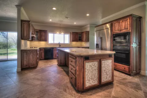 Kitchen - 618 Cedar, Buchanan Dam, TX 78609 photo 2 of 3