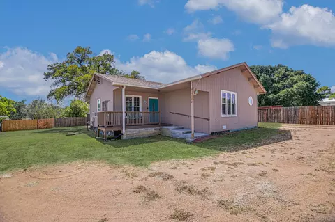 716 Elkhorn Dr, Kingsland, TX 78639