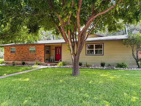 1100 W Deats, Llano, TX 78643