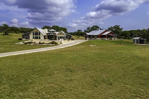 1288 Hwy 39, Ingram, TX 78025