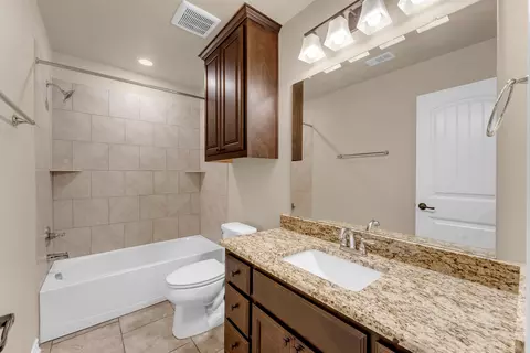 Bath - 560 Saddle Ridge Dr, Bertram, TX 78605 photo 3 of 3