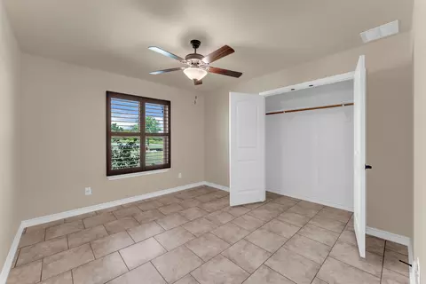 Bedroom - 560 Saddle Ridge Dr, Bertram, TX 78605 photo 4 of 5