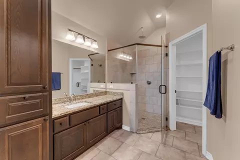 Bath - 560 Saddle Ridge Dr, Bertram, TX 78605 photo 1 of 3