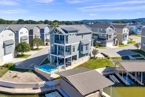 321 Island Cir, Kingsland, TX 78639