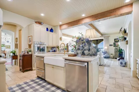 Kitchen - 519 Lighthouse Dr, Horseshoe Bay, TX 78657 photo 1 of 3