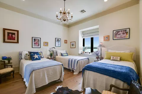Bedroom - 519 Lighthouse Dr, Horseshoe Bay, TX 78657 photo 3 of 4