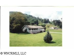 35 River Run Rd, Canton, NC 28716 photo 1