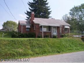 477 Circle Dr, Canton, NC 28716 photo 1
