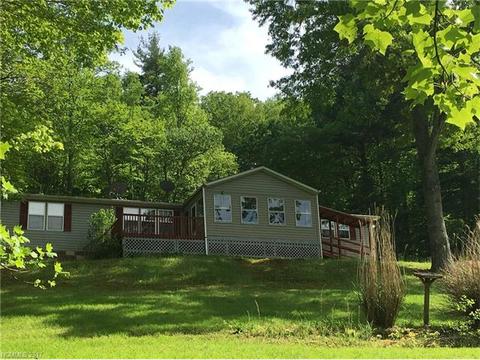 155 Mcclelland Dr, Spruce Pine, NC 28777 photo 1