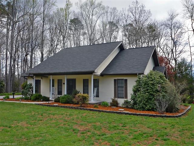 172 Pine Tree Ln, Flat Rock, NC 28731 photo 1