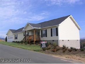 70 Bend View Dr, Marshall, NC 28753 photo 1