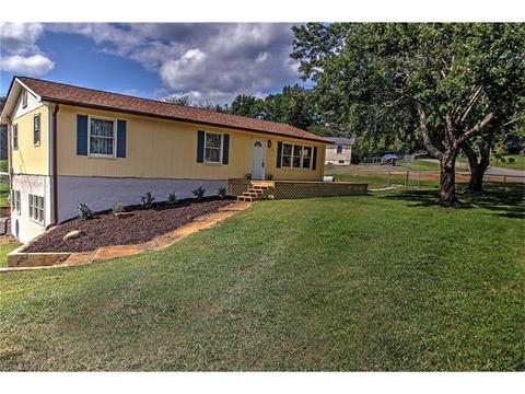 317 James St, Clyde, NC 28721 photo 1
