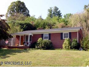 32 Meadowbrook Dr, Canton, NC 28716 photo 1