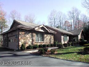 142 Poplar Loop Dr, Flat Rock, NC 28731 photo 1