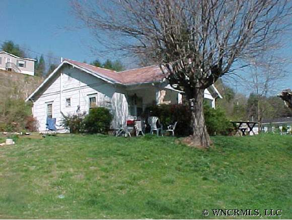 89 Shook St, Clyde, NC 28721 photo 1