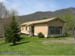 93 Sleepy Hollow Loop, Clyde, NC 28721 photo 1