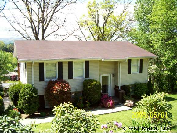 44 Walker St, Clyde, NC 28721 photo 1