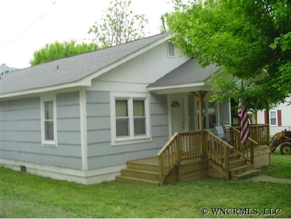 48 Jones St, Clyde, NC 28721 photo 1