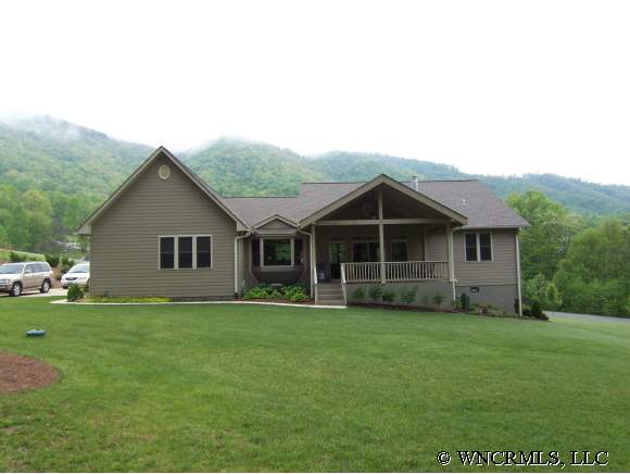 4 Sue Dr, Canton, NC 28716 photo 1