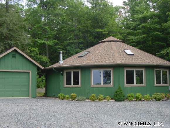 185 Rich Mountain Rd, Brevard, NC 28712 photo 1