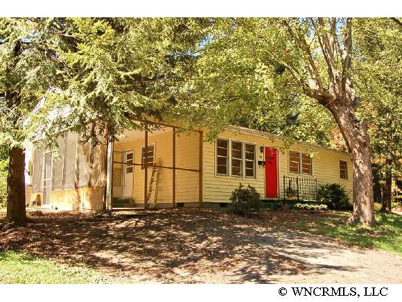 105 Louisa St, Black Mountain, NC 28711 photo 1