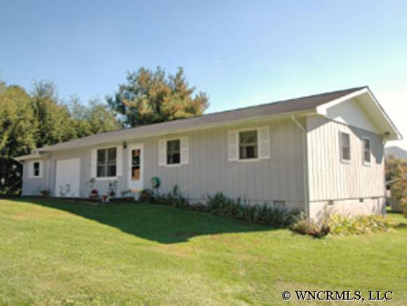 16 Arrowhead St, Clyde, NC 28721 photo 1