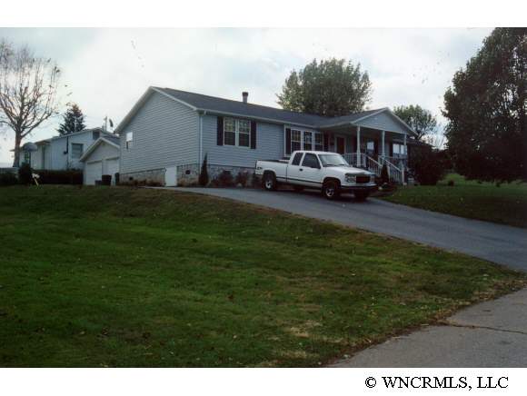 144 High St, Canton, NC 28716 photo 1