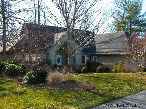 131 Forest View Dr, Flat Rock, NC 28731 photo 1