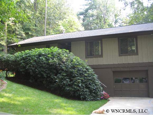 10 Pine Needle Dr, Fletcher, NC 28732 photo 1