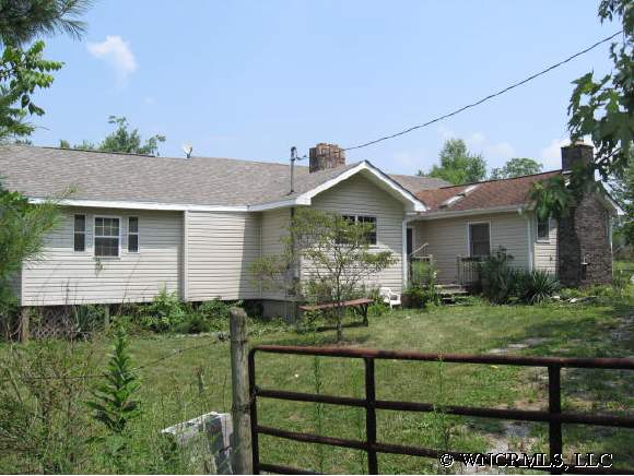501 Crest Rd, Flat Rock, NC 28731 photo 1