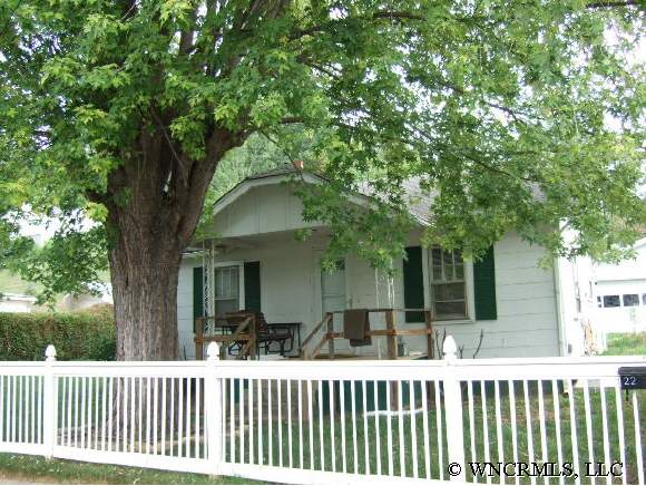 22 Sunset Dr, Canton, NC 28716 photo 1