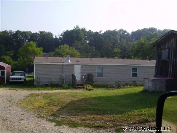 68 Norfolk Dr, Clyde, NC 28721 photo 1