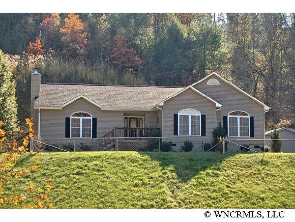 653 Lower White Oak Rd, Marshall, NC 28753 photo 1
