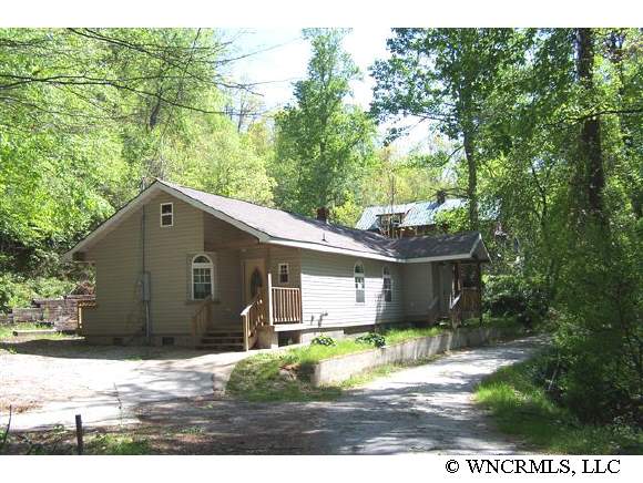 70 Duncan St, Spruce Pine, NC 28777 photo 1