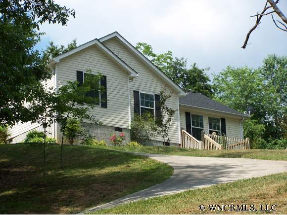 239 Maple Leaf Ln, Clyde, NC 28721 photo 1