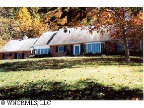 40 Cove Ct, Clyde, NC 28721 photo 1