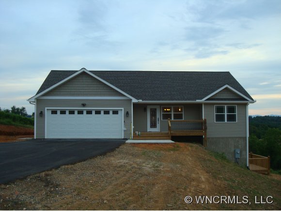 165 Eagle View Ln, Mars Hill, NC 28754 photo 1