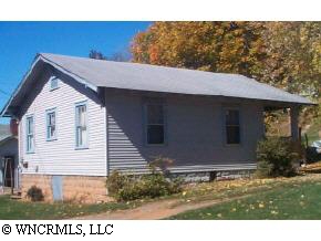 20 Valley St, Canton, NC 28716 photo 1