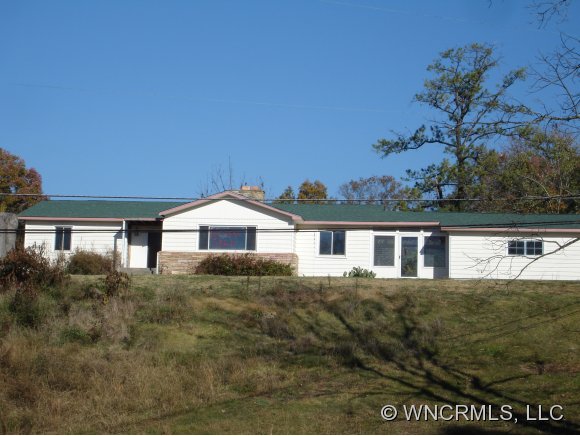 243 Thompson Cove Rd, Clyde, NC 28721 photo 1