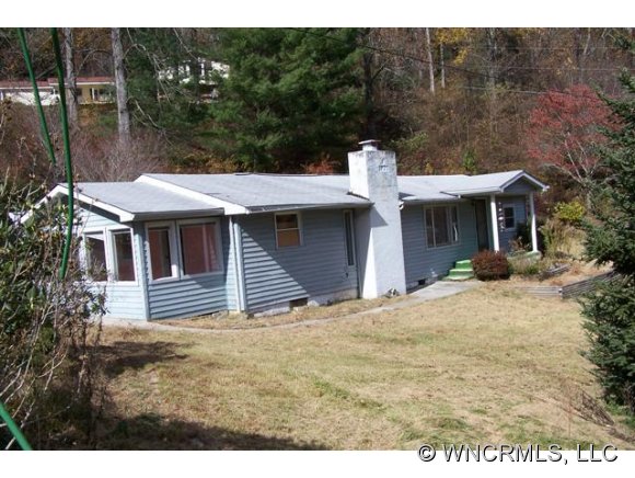 92 Hillside Dr, Spruce Pine, NC 28777 photo 1