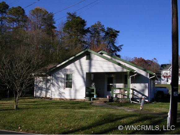 4 Noble Rd, Fairview, NC 28730 photo 1