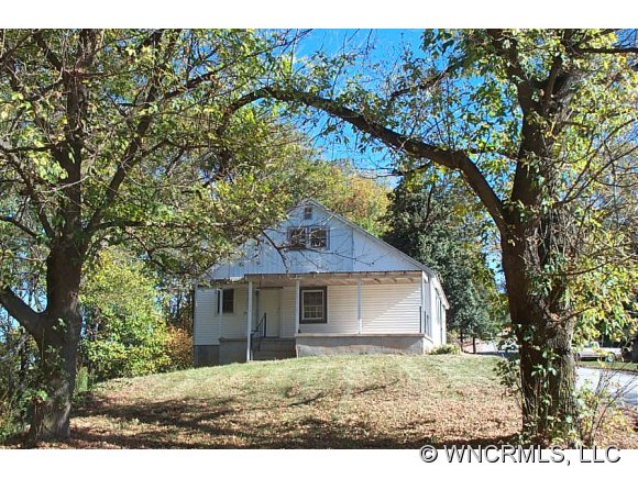 582 Phillipsville Loop, Canton, NC 28716 photo 1