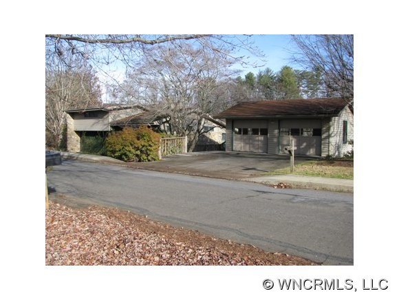 626 Mountain View Rd, Mars Hill, NC 28754 photo 1