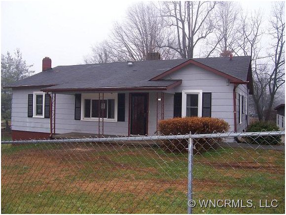 44 E Grayson St, Marion, NC 28752 photo 1