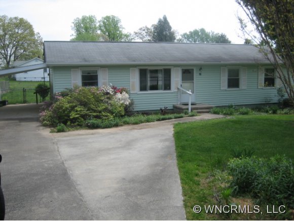 39 Cedar Crest Dr, Brevard, NC 28712 photo 1
