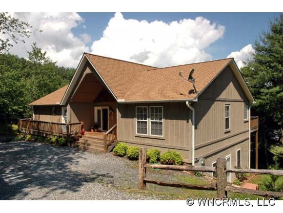 329 Mistletoe Ln, Sylva, NC 28779 photo 1